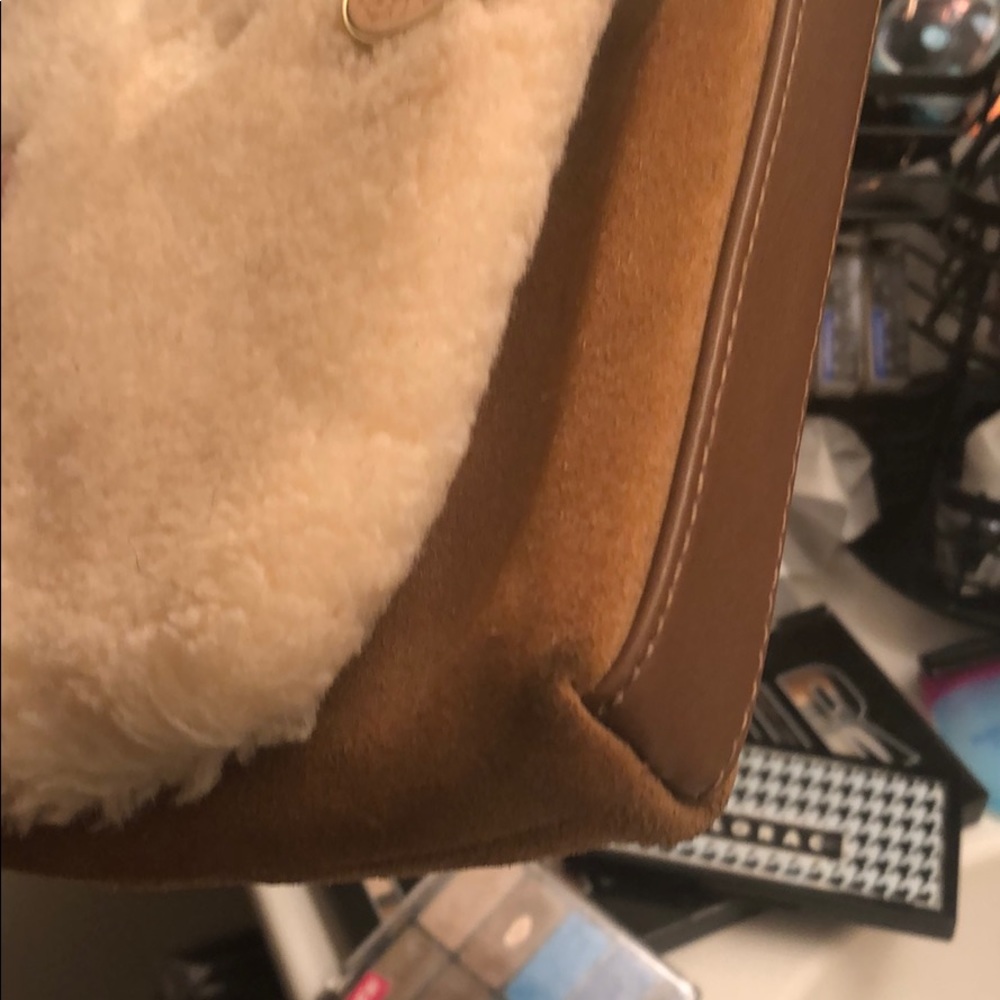 BAILEY Fur Messenger Crossbody Handbag - Picture 2 of 7